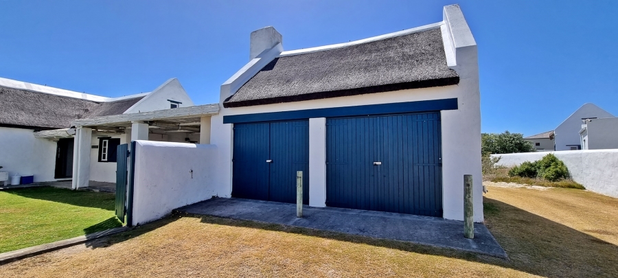 4 Bedroom Property for Sale in Struisbaai Western Cape